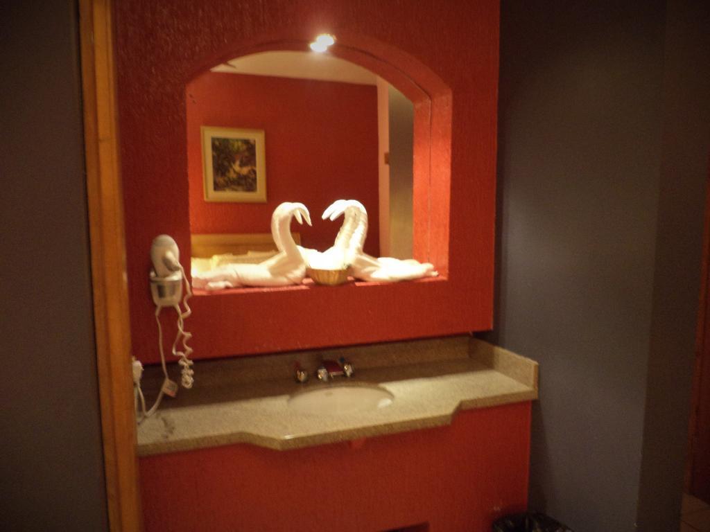 Hotel Diaz Tijuana Oda fotoğraf
