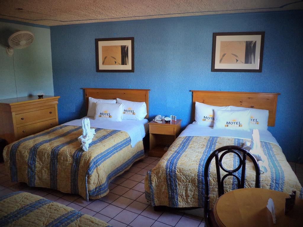 Hotel Diaz Tijuana Oda fotoğraf